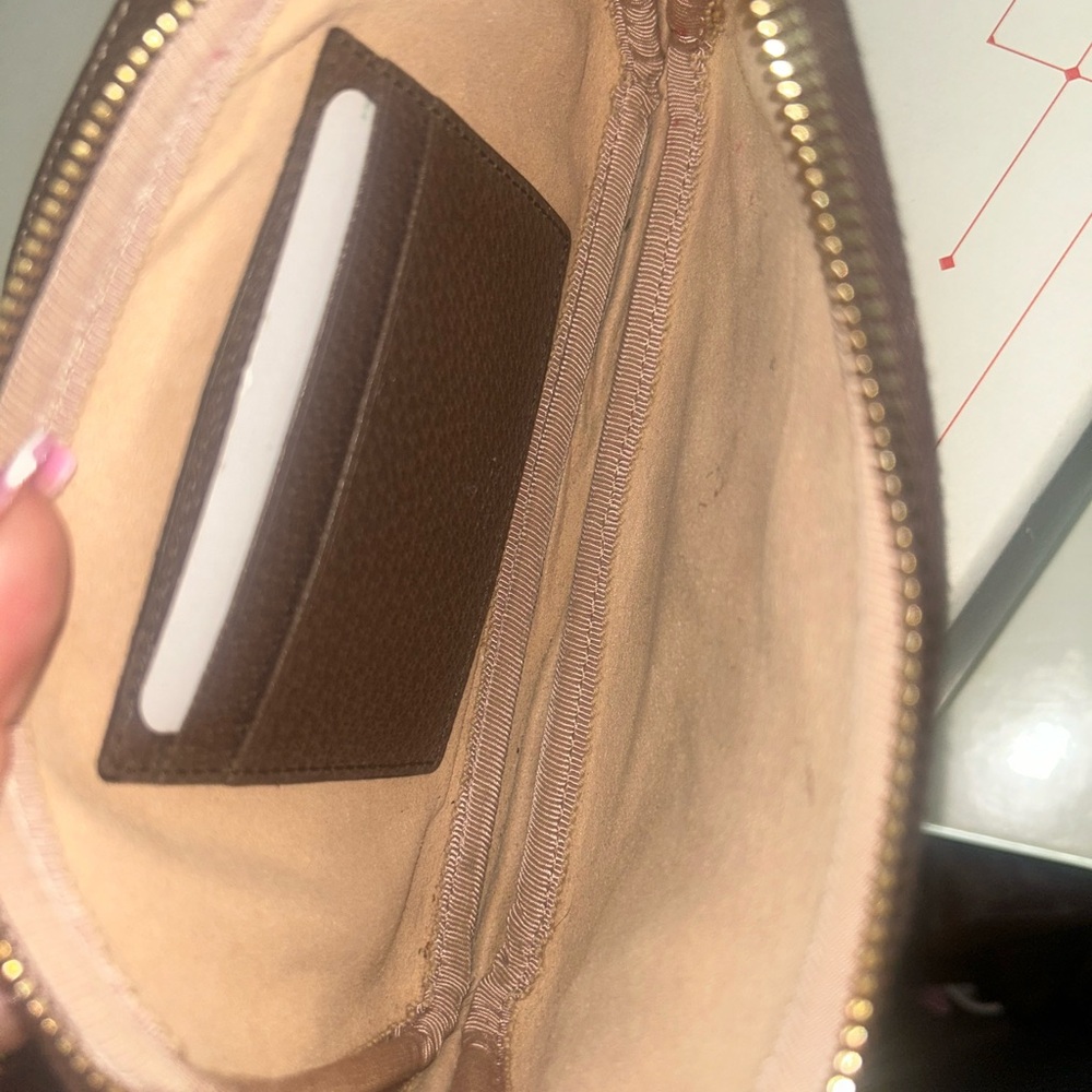 Gucci Beige and Brown Crossbody Bag with Red and Green Accents - Picture 4 of 8